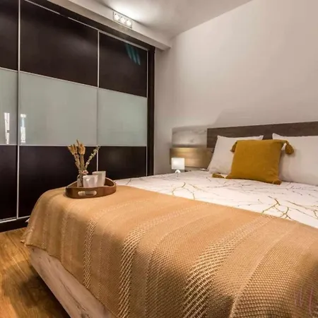 Lujo A Tu Alcance Con Spa Y Garaje Pleno Centro Huelva Buitenkant foto