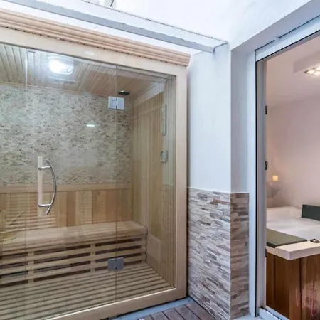 Lujo A Tu Alcance Con Spa Y Garaje Pleno Centro Huelva Buitenkant foto
